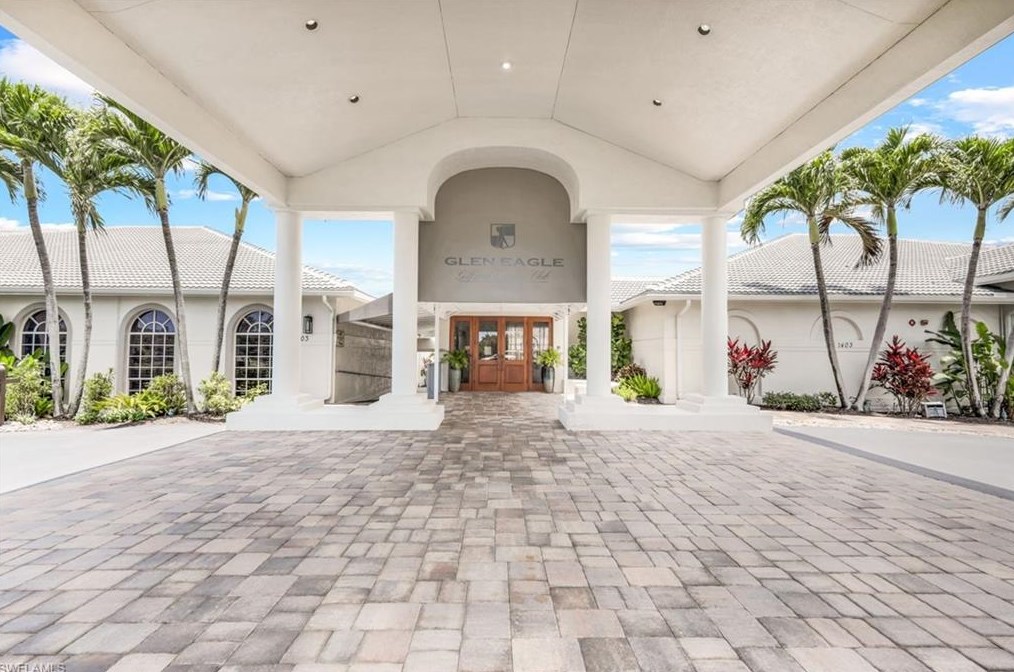 5576 Lago Villaggio Way, Naples FL 34104-5738 exterior