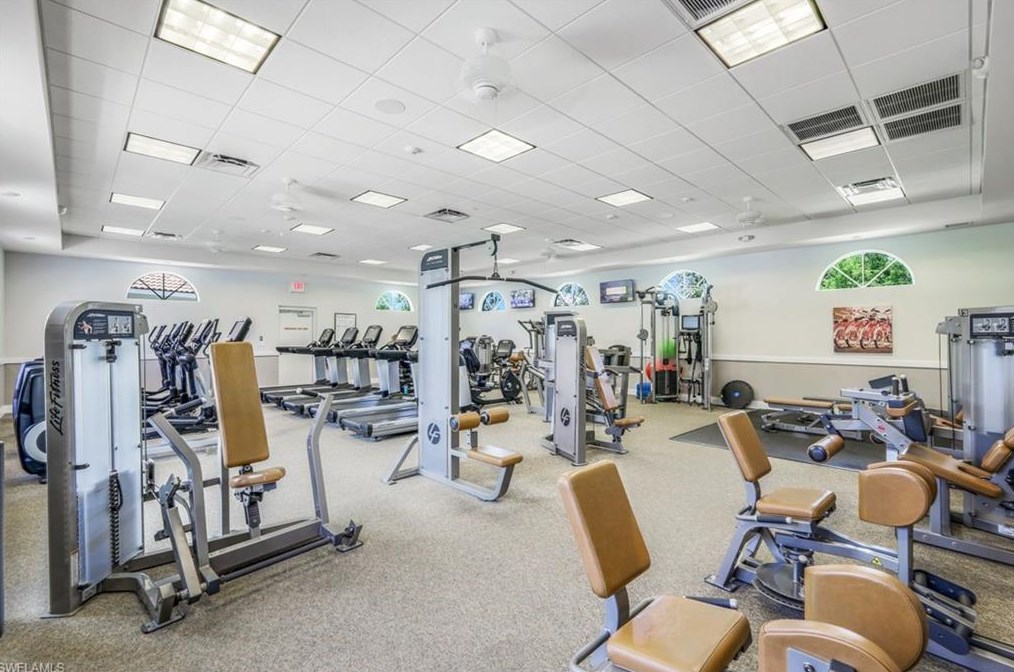 5576 Lago Villaggio Way, Naples FL 34104-5738 exterior