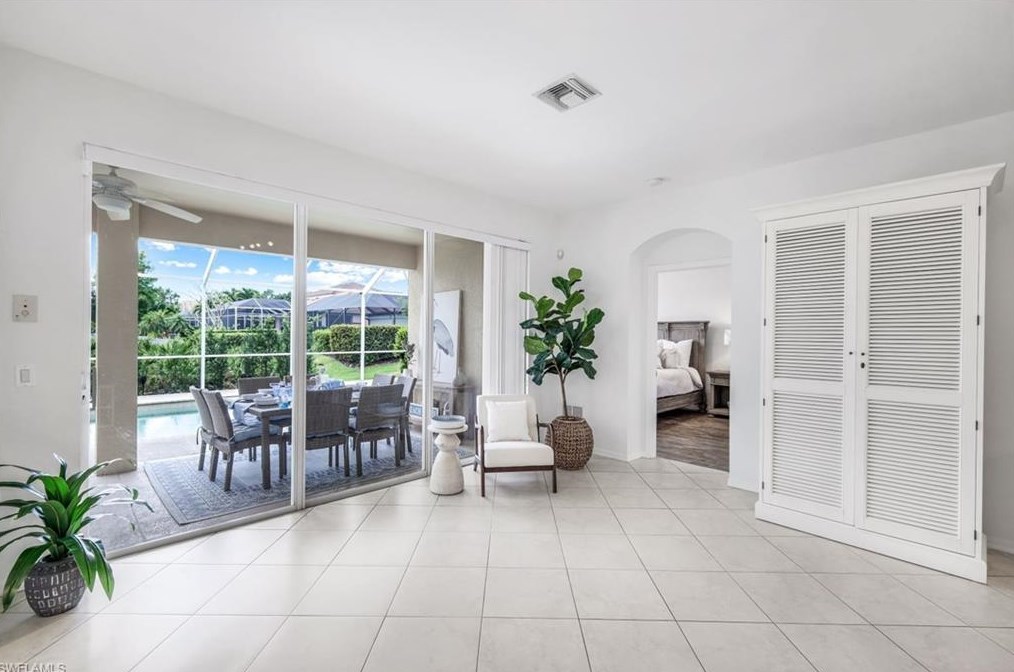 5576 Lago Villaggio Way, Naples FL 34104-5738 exterior