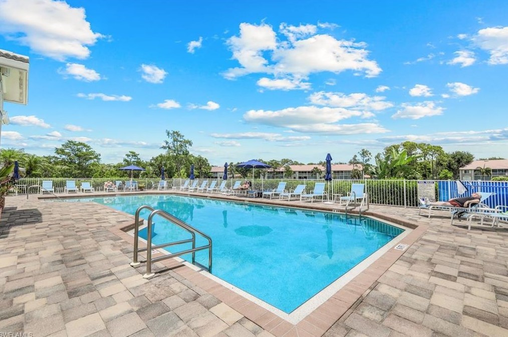 5576 Lago Villaggio Way, Naples FL 34104-5738 exterior