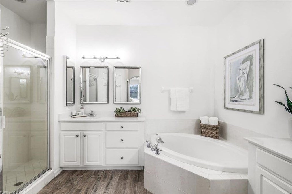 5576 Lago Villaggio Way, Naples FL 34104-5738 exterior