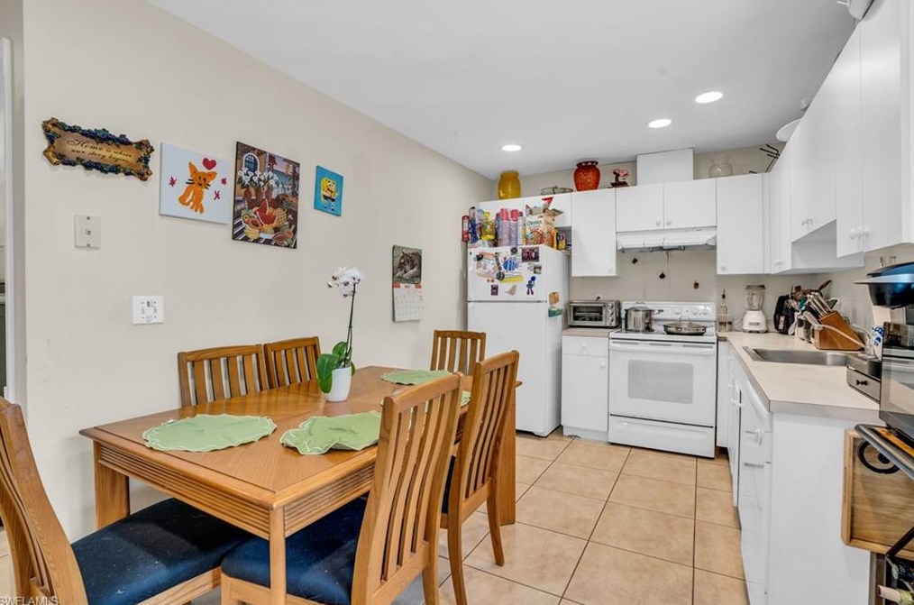 2388 55th Ter, Naples FL 34116-5681 exterior