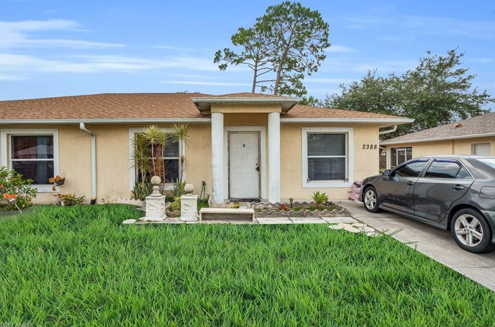 2388 55th Ter, Naples FL 34116-5681 exterior