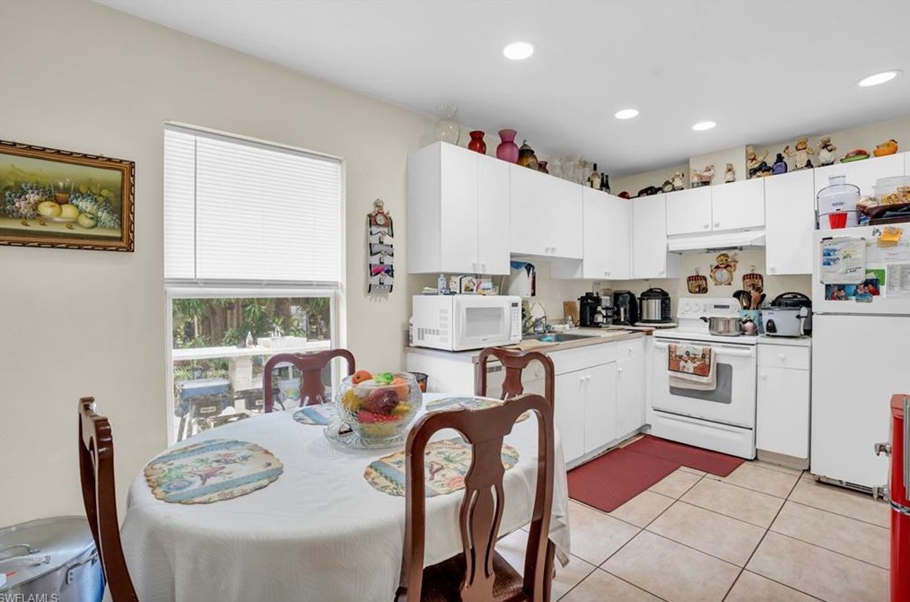 2388 55th Ter, Naples FL 34116-5681 exterior