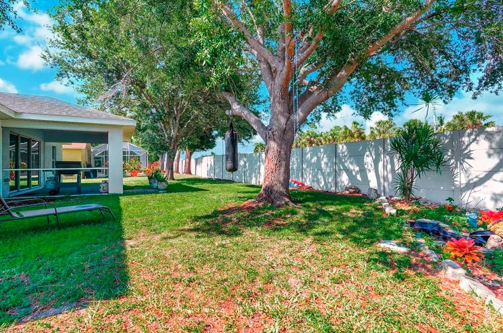 9954 Country Oaks Dr, Fort Myers FL  33967-6215 exterior