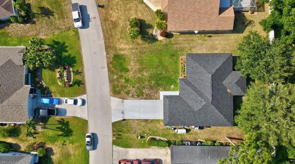 9954 Country Oaks Dr, Fort Myers FL  33967-6215 exterior