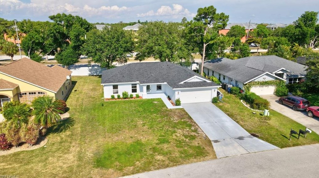 9954 Country Oaks Dr, Fort Myers FL  33967-6215 exterior