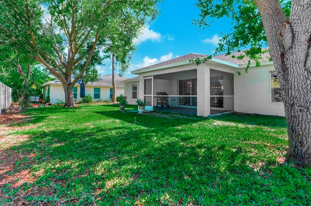 9954 Country Oaks Dr, Fort Myers FL  33967-6215 exterior