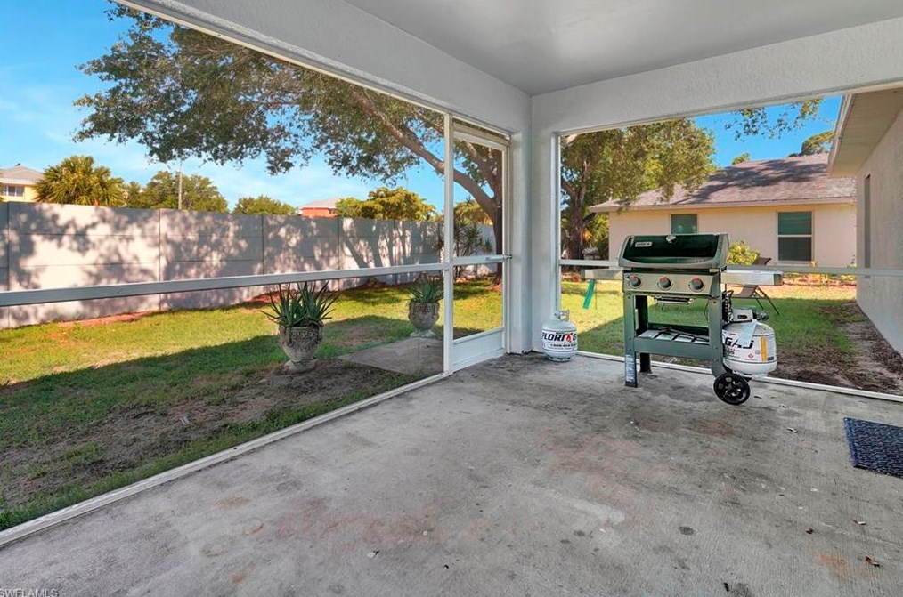 9954 Country Oaks Dr, Fort Myers FL  33967-6215 exterior