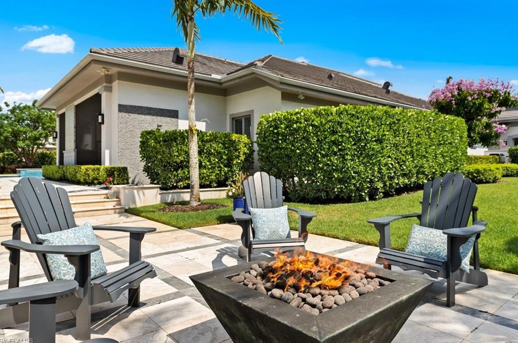 5018 Groveland Ter, Naples FL 34119-8429 exterior