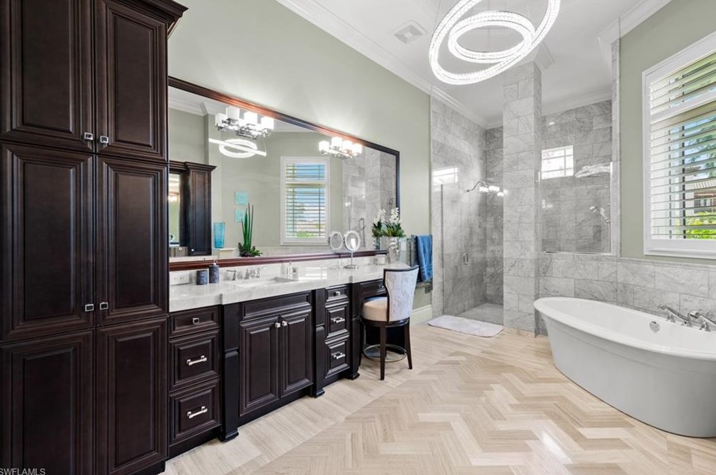 5018 Groveland Ter, Naples FL 34119-8429 exterior