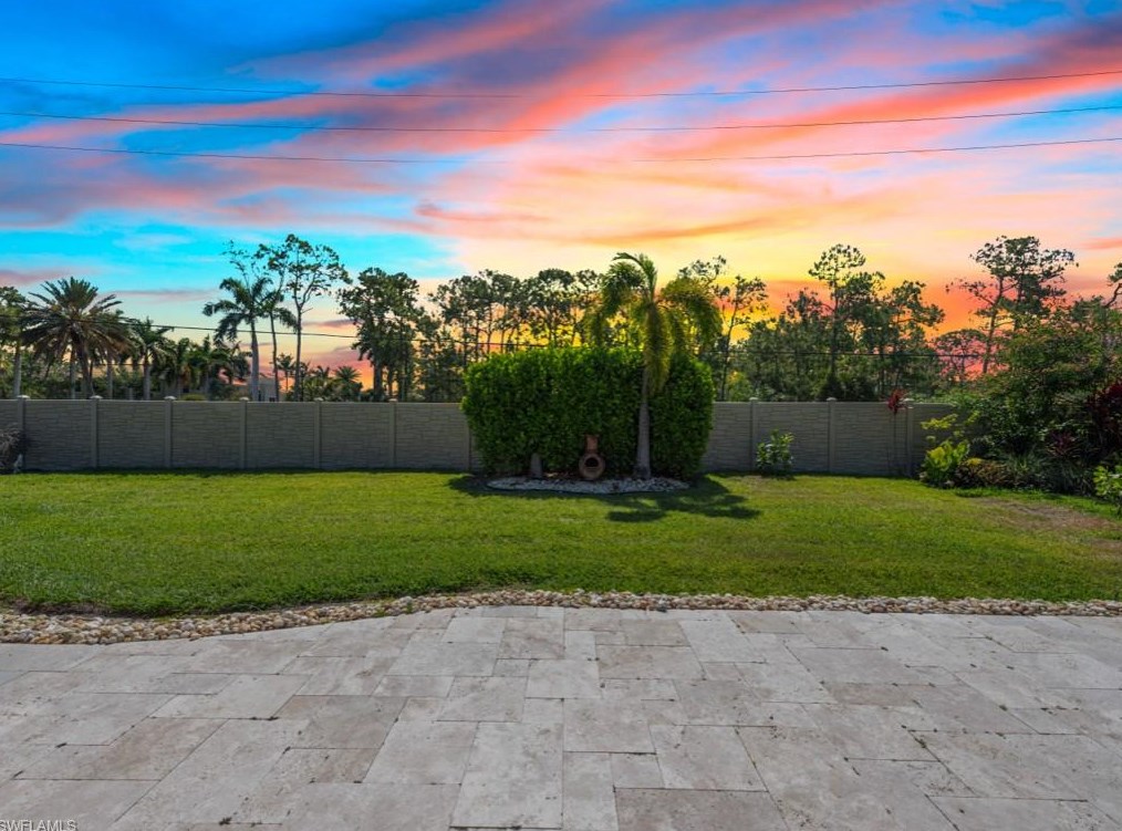 1638 Serrano Cir, Naples FL 34105-4953 exterior