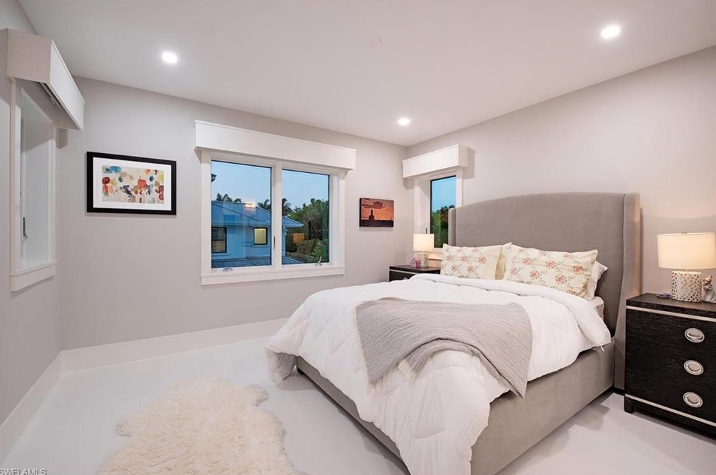 739 5 Ave, Naples FL 34117-4114 exterior