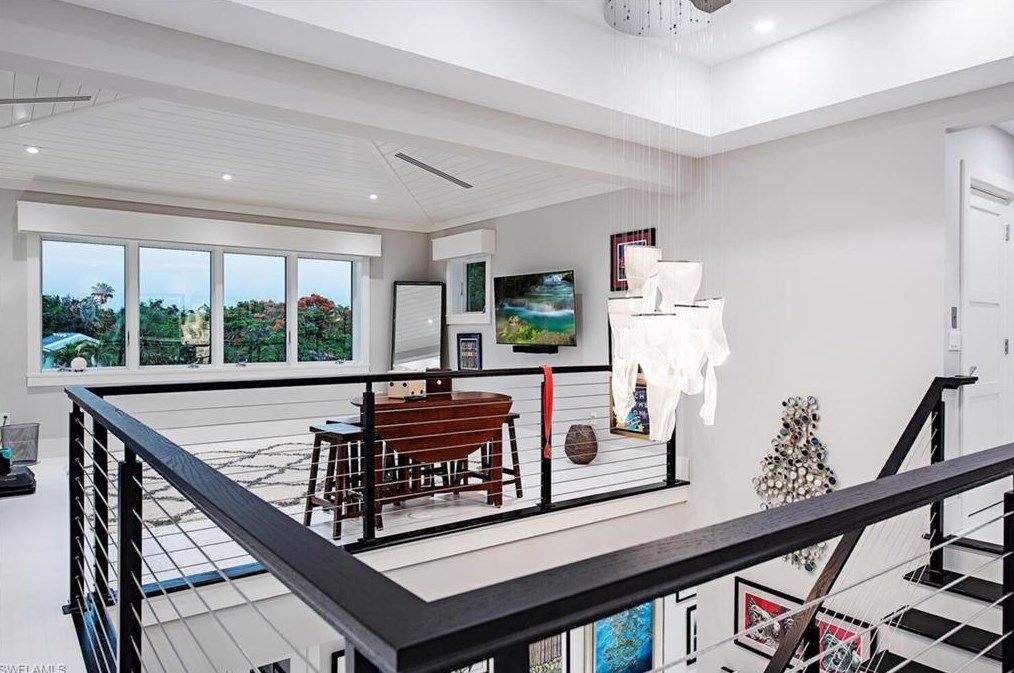 739 5 Ave, Naples FL 34117-4114 exterior