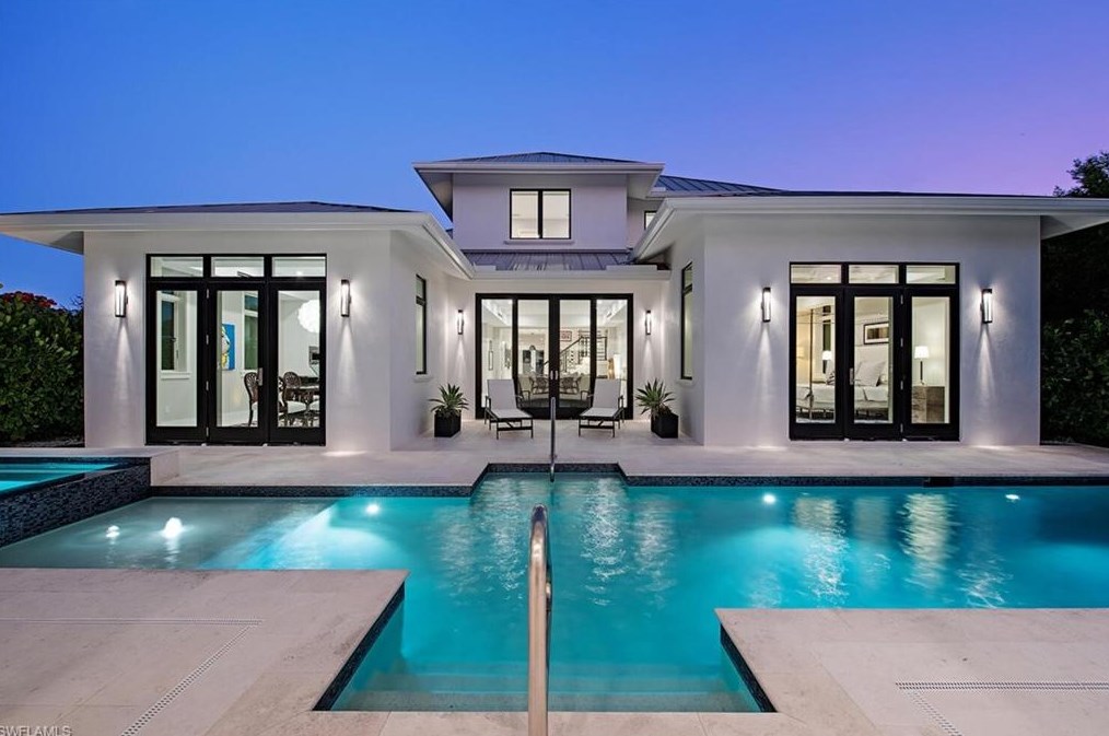 739 5 Ave, Naples FL 34117-4114 exterior