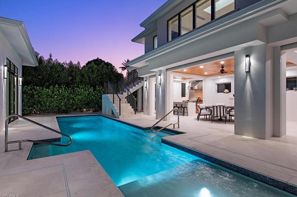 739 5 Ave, Naples FL 34117-4114 exterior