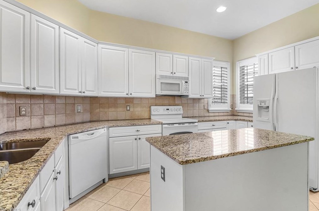 8518 Chase Preserve Dr, Naples FL 34113-2692 exterior