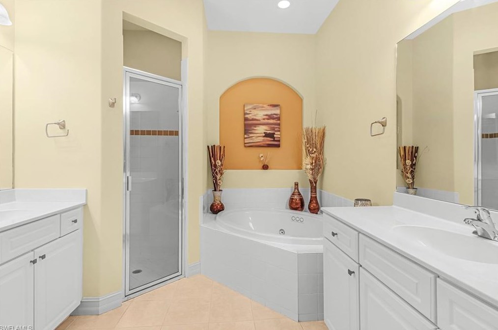 8518 Chase Preserve Dr, Naples FL 34113-2692 exterior