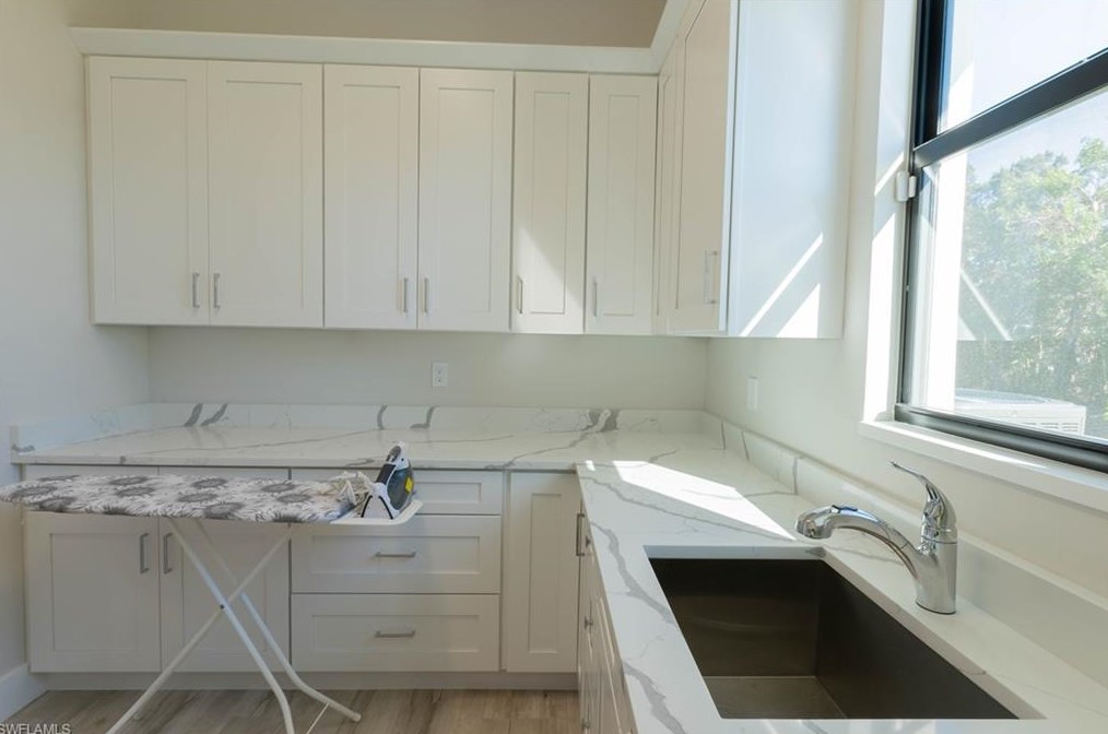 9974 Winterview Dr, Naples FL 34109-1519 exterior