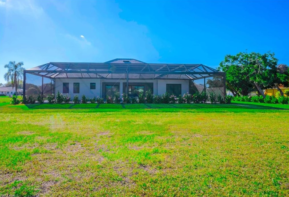 9974 Winterview Dr, Naples FL 34109-1519 exterior