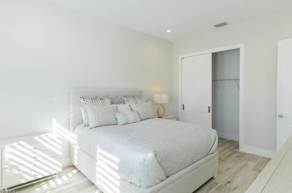 9974 Winterview Dr, Naples FL 34109-1519 exterior