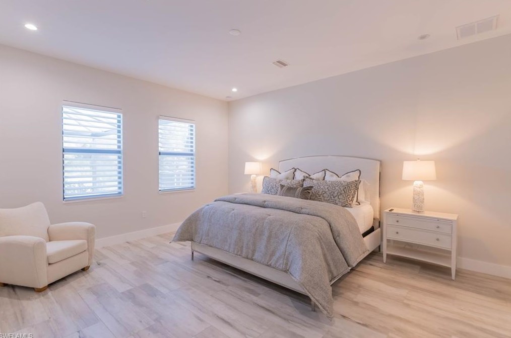 9974 Winterview Dr, Naples FL 34109-1519 exterior