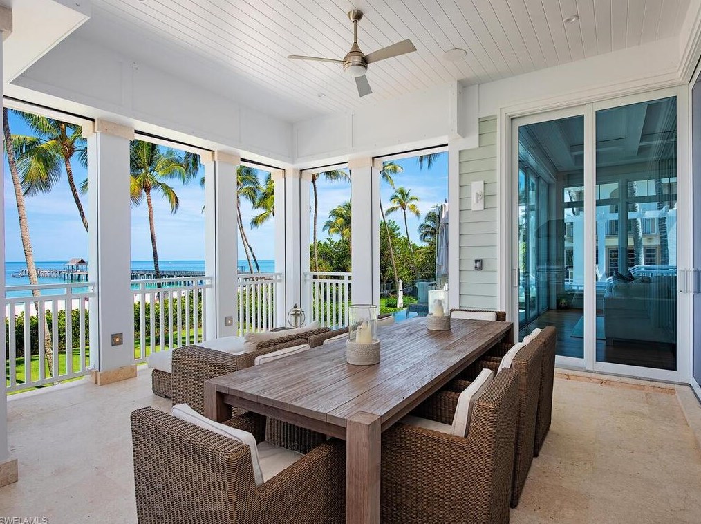 1270 Gulf Shore Blvd, Naples FL 34103-4369 exterior