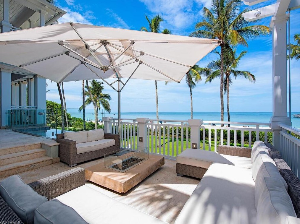 1270 Gulf Shore Blvd, Naples FL 34103-4369 exterior