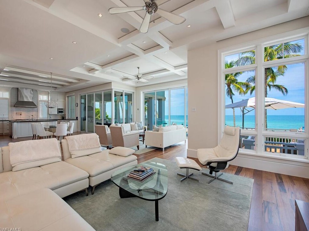 1270 Gulf Shore Blvd, Naples FL 34103-4369 exterior