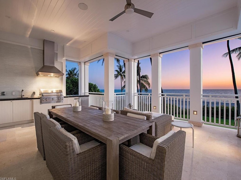 1270 Gulf Shore Blvd, Naples FL 34103-4369 exterior