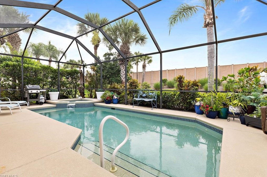 10071 Colonial Country Club Blvd, Fort Myers FL  33913-7018 exterior
