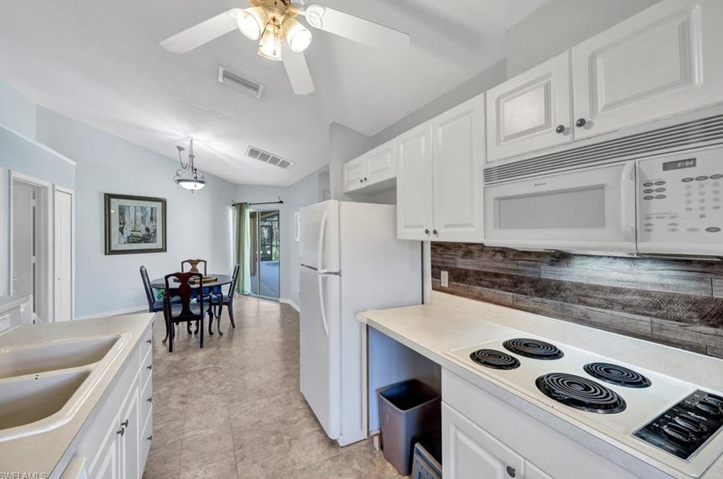 825 23 St, Naples FL 34120-1830 exterior