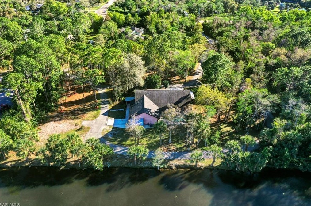 825 23 St, Naples FL 34120-1830 exterior