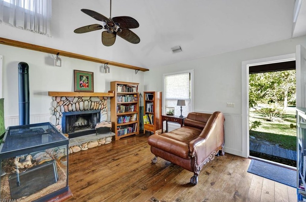 825 23 St, Naples FL 34120-1830 exterior