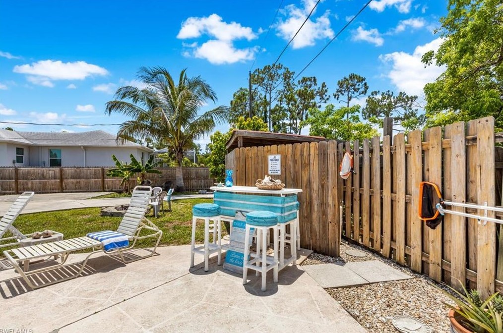 9208 Hamlin Rd, Fort Myers FL  33967-3702 exterior