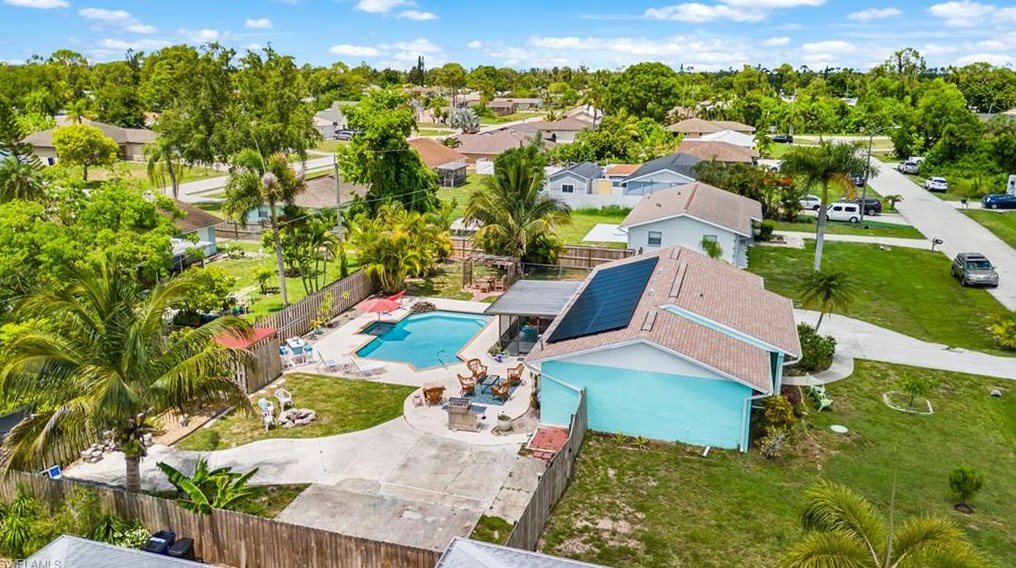 9208 Hamlin Rd, Fort Myers FL  33967-3702 exterior