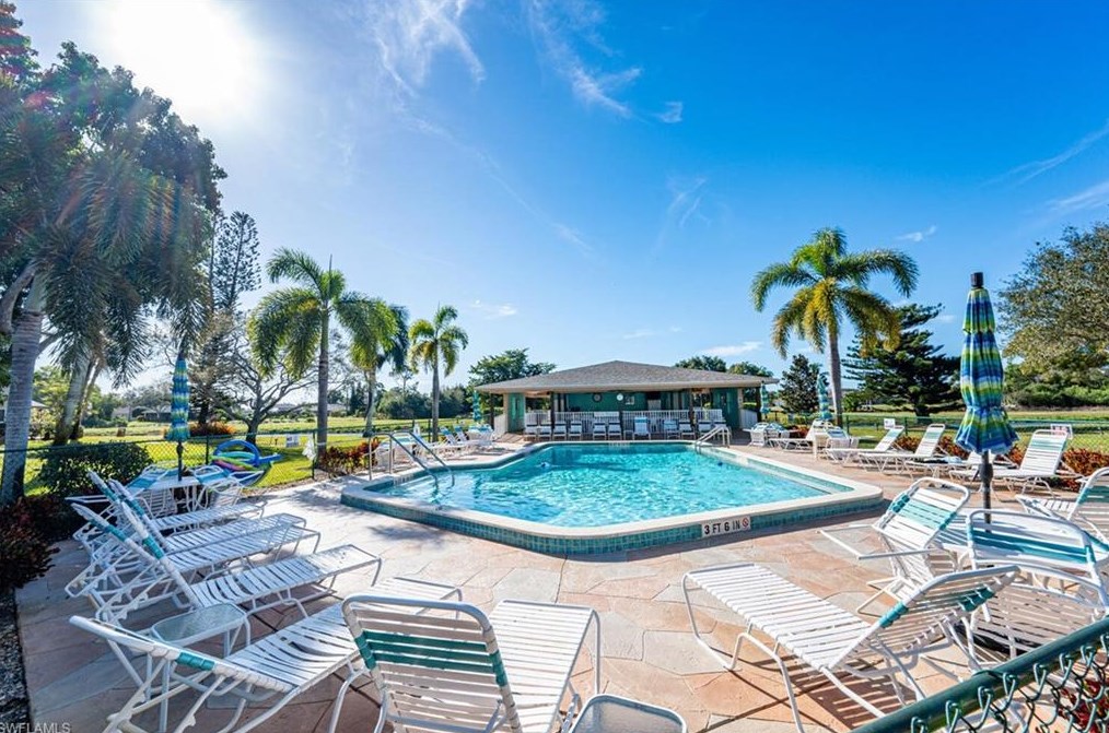 5419 Rattlesnake Hammock Rd, Naples FL  34113-7422 exterior