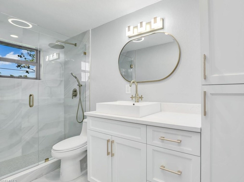 801 107 Ave, Naples FL 34108-1860 exterior