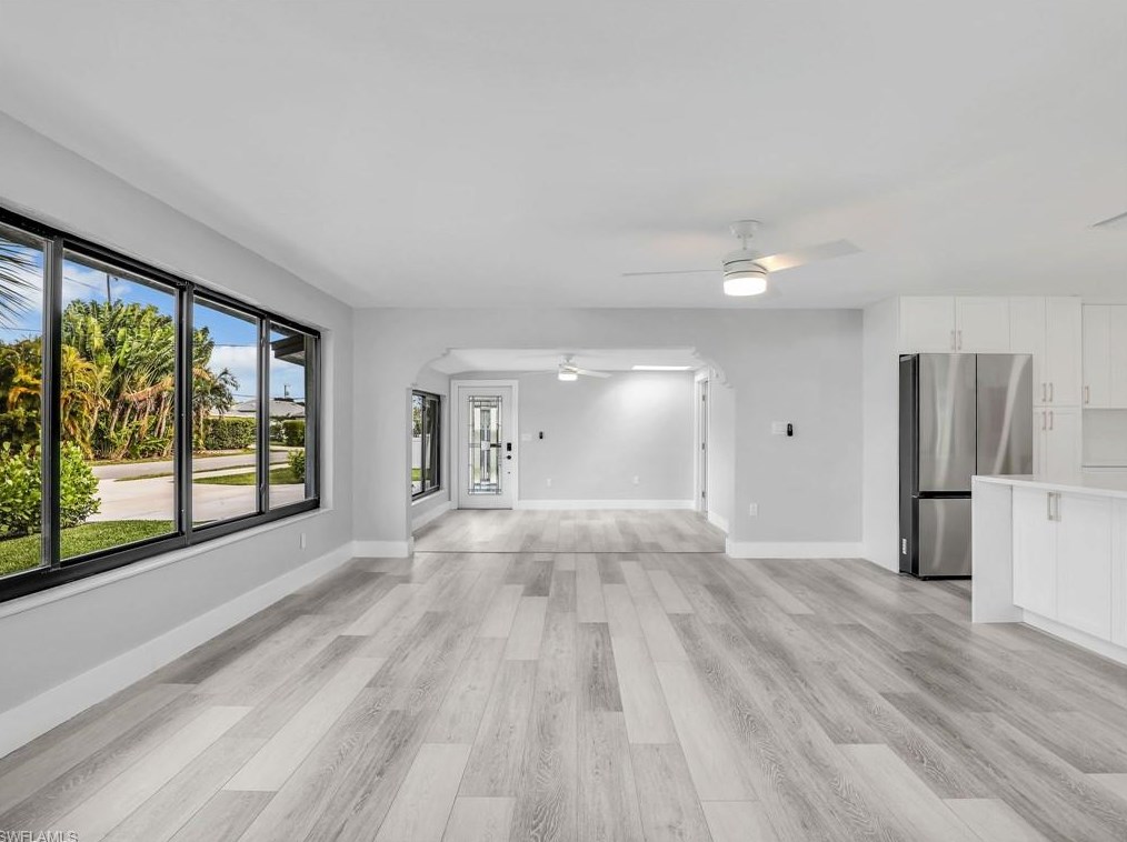 801 107 Ave, Naples FL 34108-1860 exterior