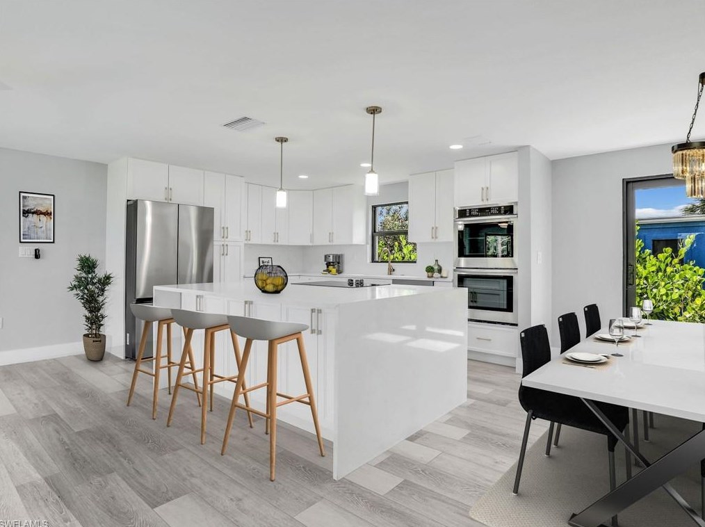 801 107 Ave, Naples FL 34108-1860 exterior