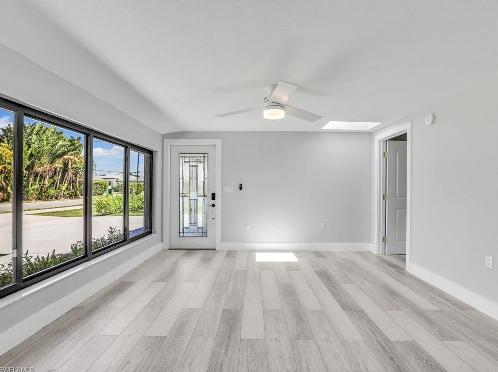 801 107 Ave, Naples FL 34108-1860 exterior