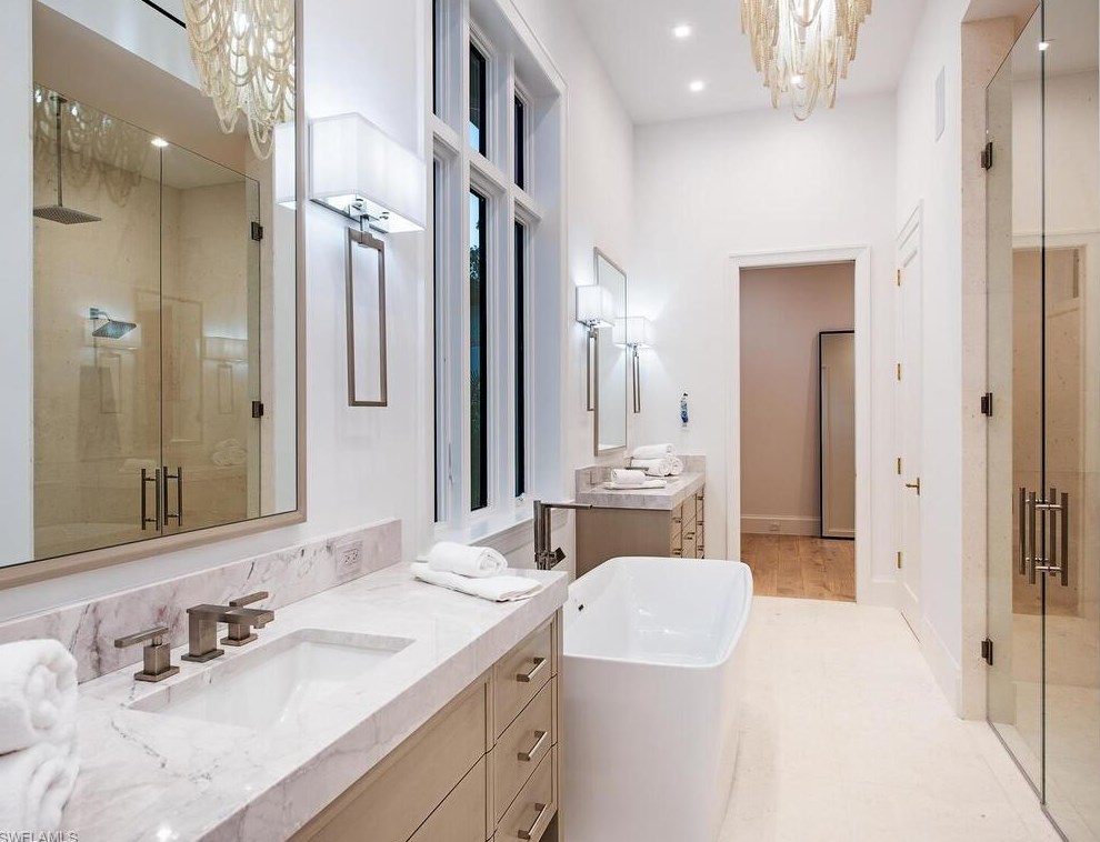 540 4 Ave, Naples FL 34102-8425 exterior