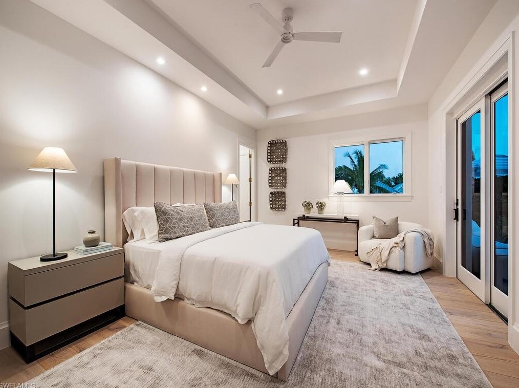 540 4 Ave, Naples FL 34102-8425 exterior