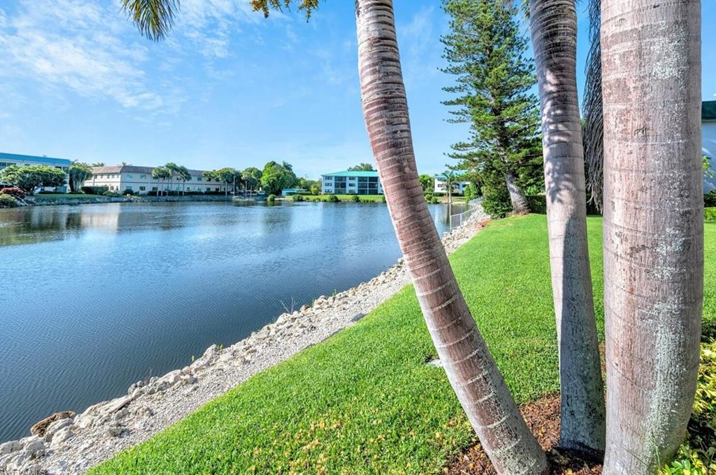 3100 Binnacle Dr, Naples FL  34103-4171 exterior
