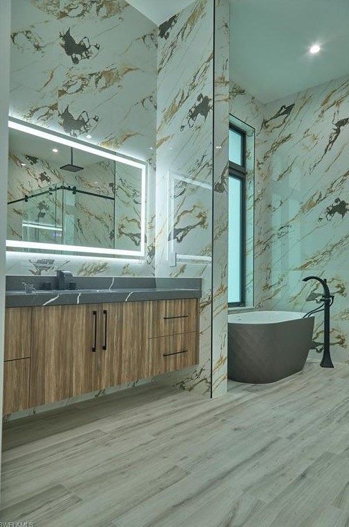 5847 English Oaks Ln, Naples FL 34119-1329 exterior