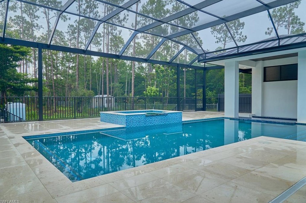 5847 English Oaks Ln, Naples FL 34119-1329 exterior