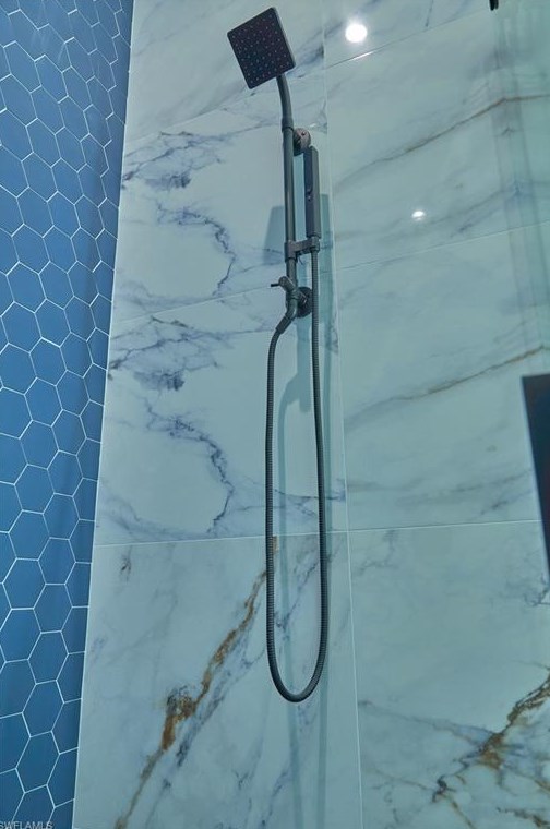 5847 English Oaks Ln, Naples FL 34119-1329 exterior