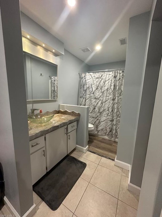 4270 Jack Frost Ct, Naples FL  34112-5243 exterior