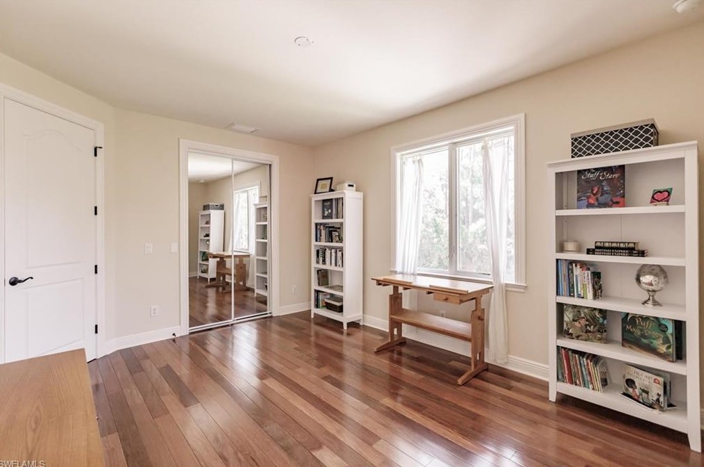 4551 1 Ave, Naples FL 34120-2704 exterior