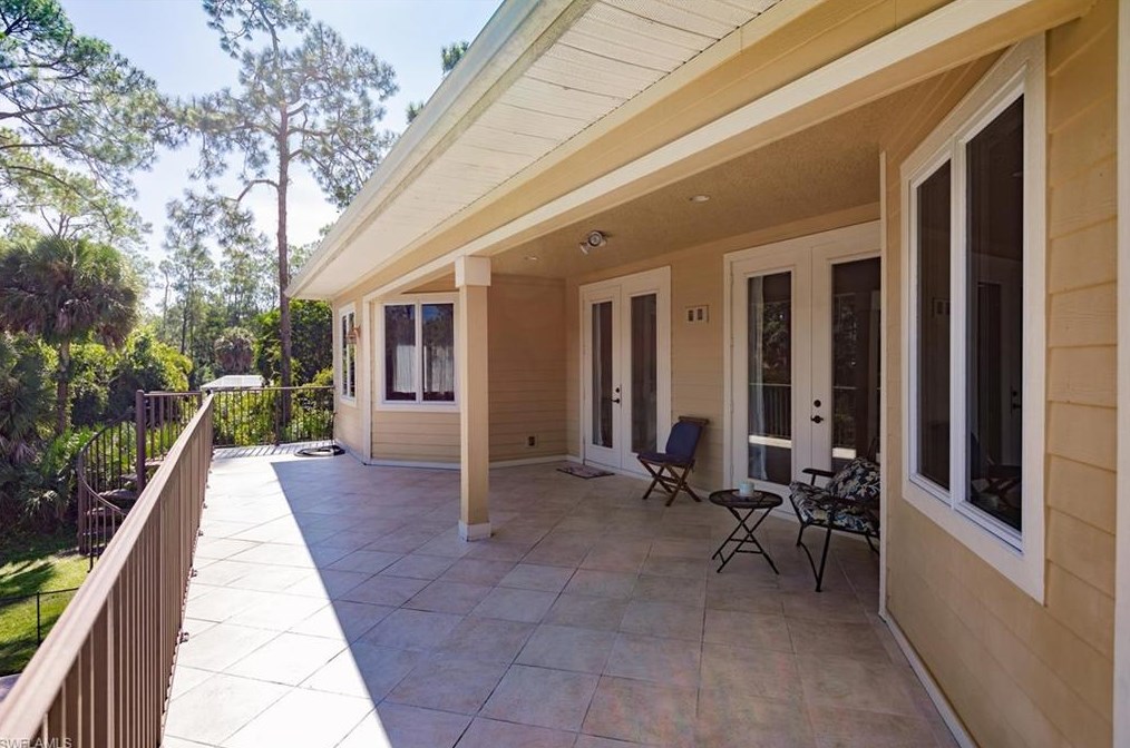 4551 1 Ave, Naples FL 34120-2704 exterior